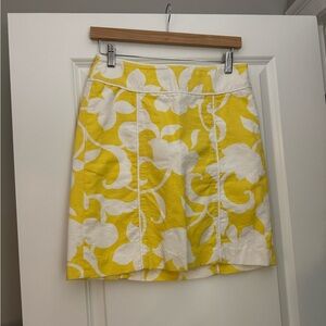 Ann Taylor Detailed Yellow & White Mini Skirt in Size 2